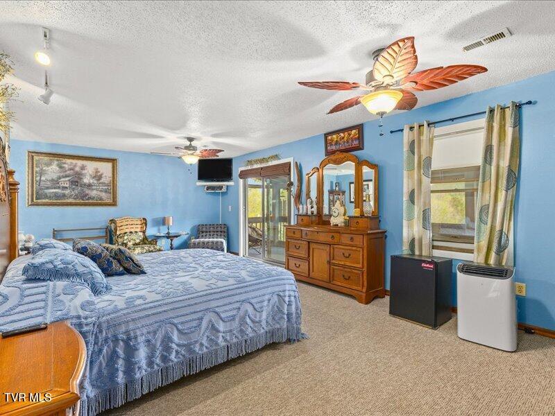 Photo #28: 814 Dogwood Drive