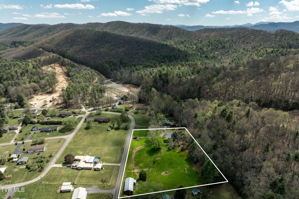 Photo #6: 1297 Harbin Hill Road