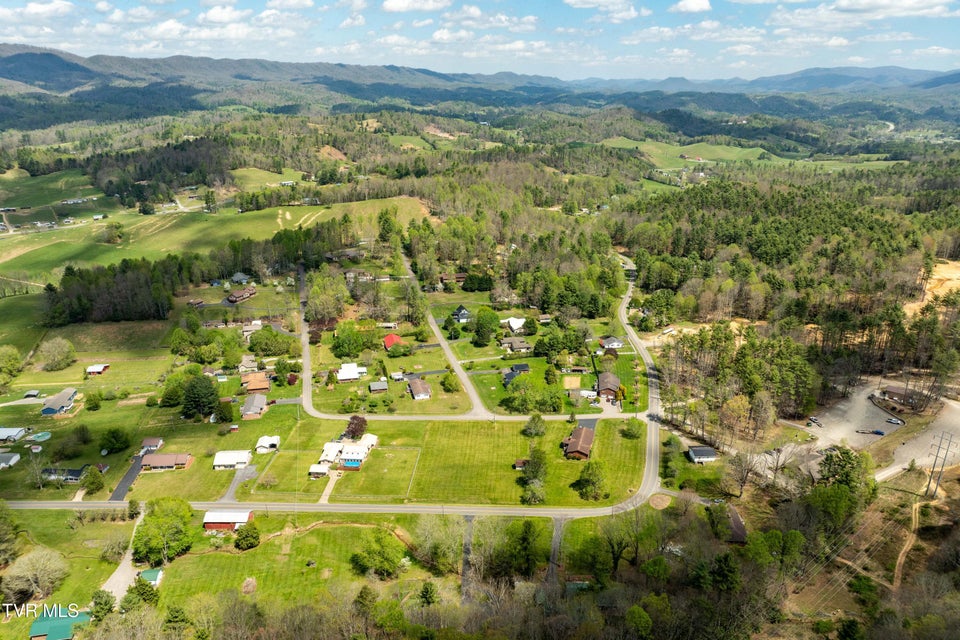 Photo #9: 1297 Harbin Hill Road