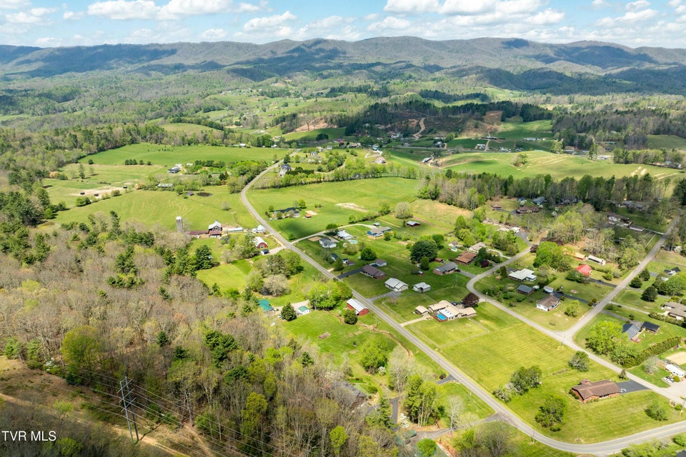 Photo #10: 1297 Harbin Hill Road