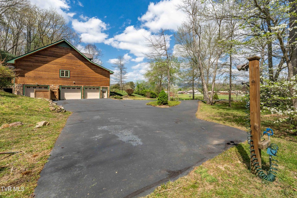 Photo #49: 1297 Harbin Hill Road