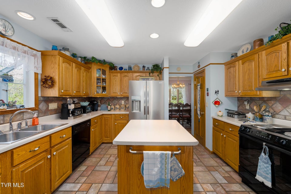 Photo #67: 1297 Harbin Hill Road