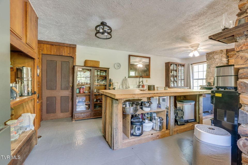 Photo #9: 170 Davis Road