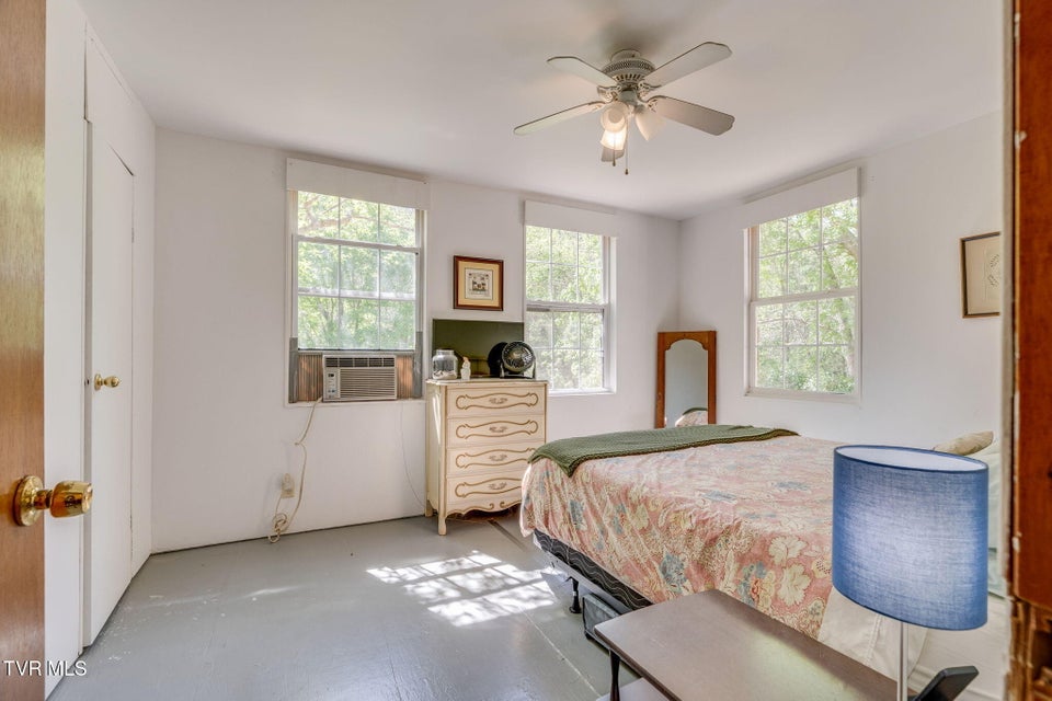 Photo #14: 170 Davis Road