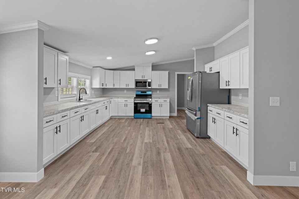 Photo #8: 779 Silver City 