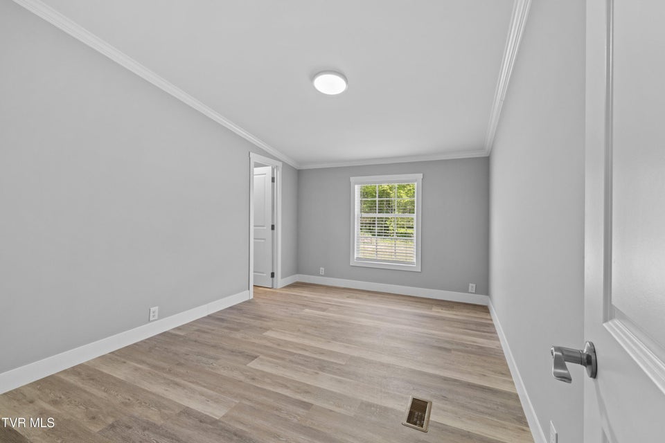 Photo #26: 779 Silver City 