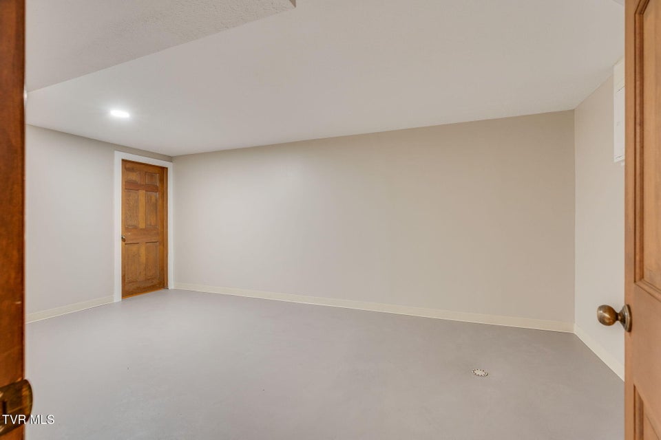 Photo #33: 512 Hidden Valley Road