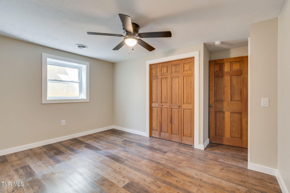 Photo #31: 512 Hidden Valley Road