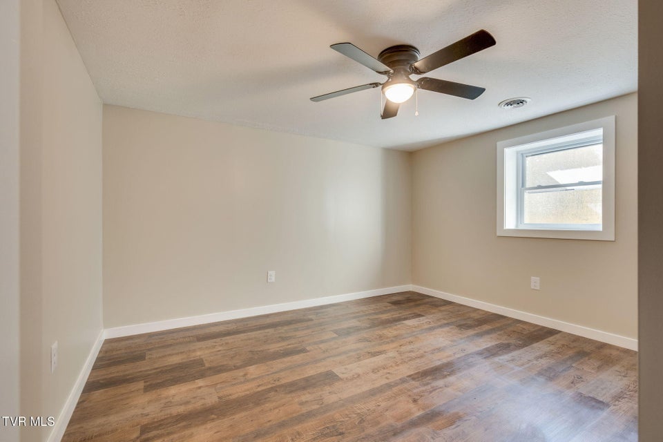 Photo #30: 512 Hidden Valley Road