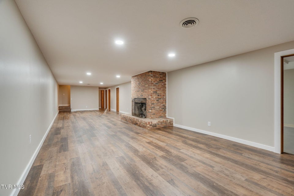 Photo #26: 512 Hidden Valley Road