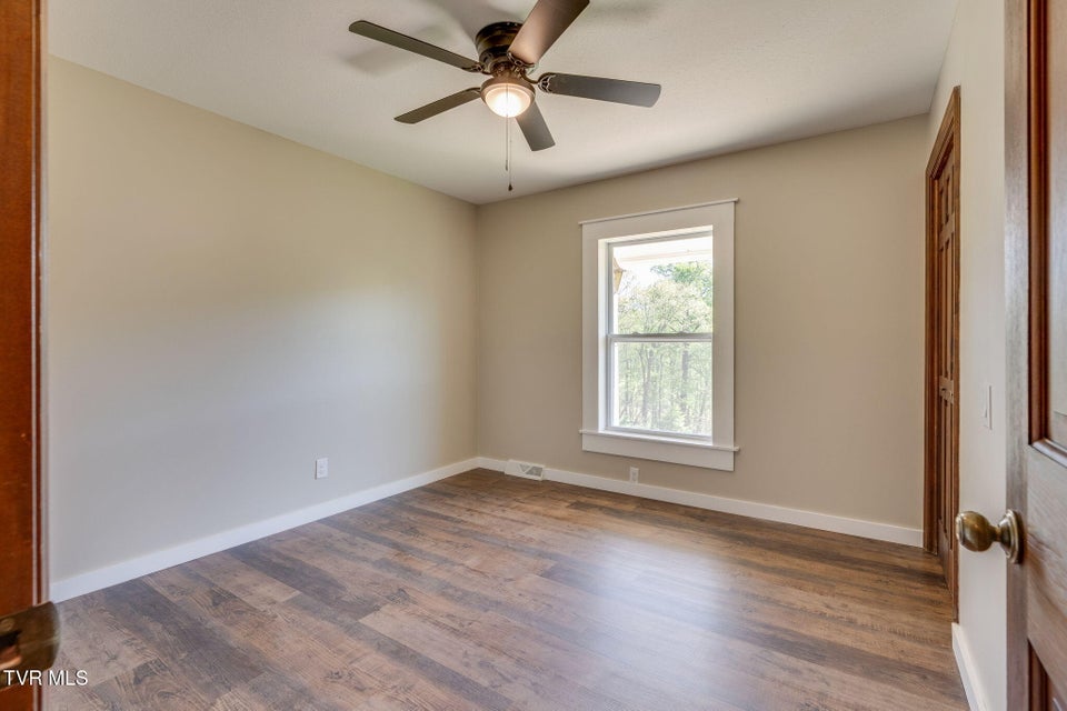 Photo #23: 512 Hidden Valley Road