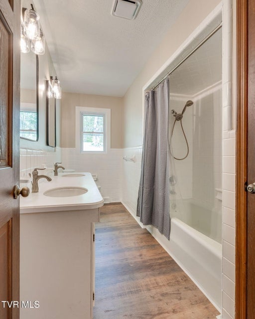 Photo #22: 512 Hidden Valley Road