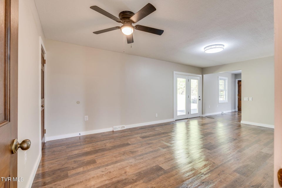 Photo #8: 512 Hidden Valley Road