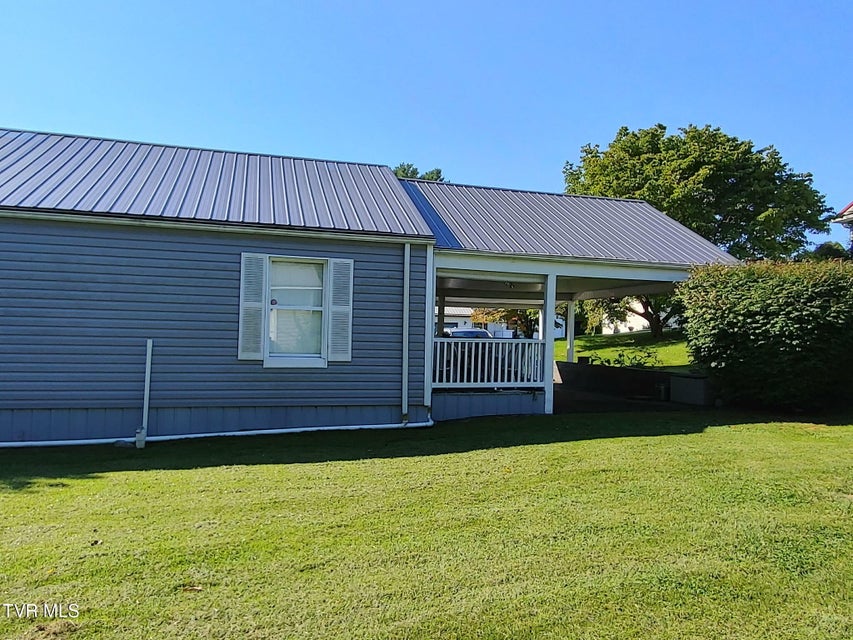 Photo #4: 539 Oakwood Avenue