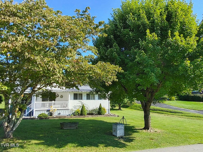 Photo #2: 539 Oakwood Avenue