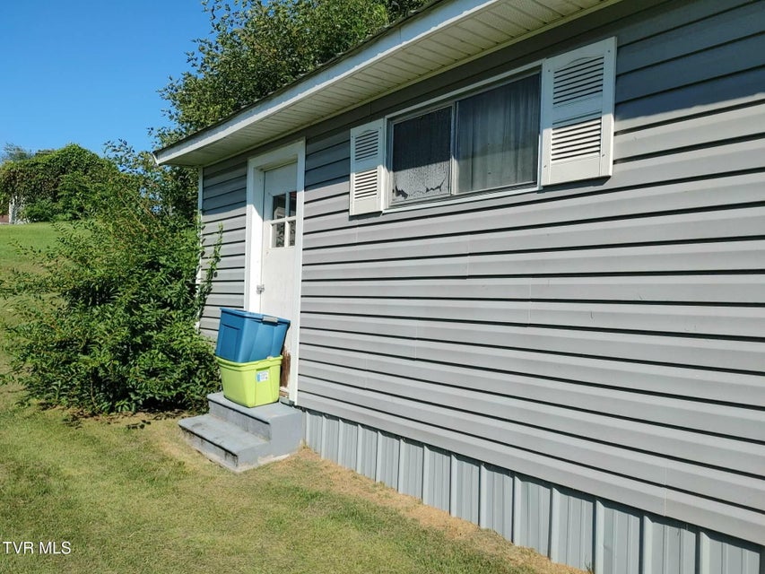 Photo #6: 539 Oakwood Avenue