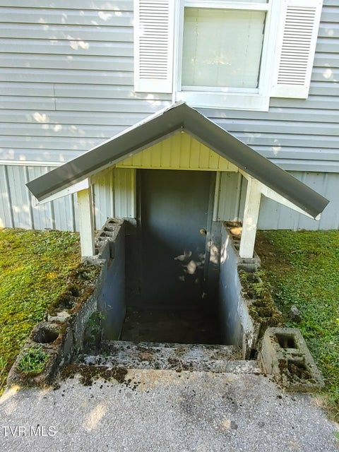 Photo #9: 539 Oakwood Avenue