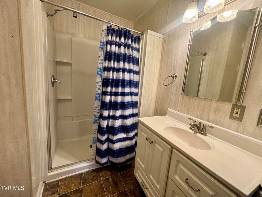 Photo #21: 539 Oakwood Avenue