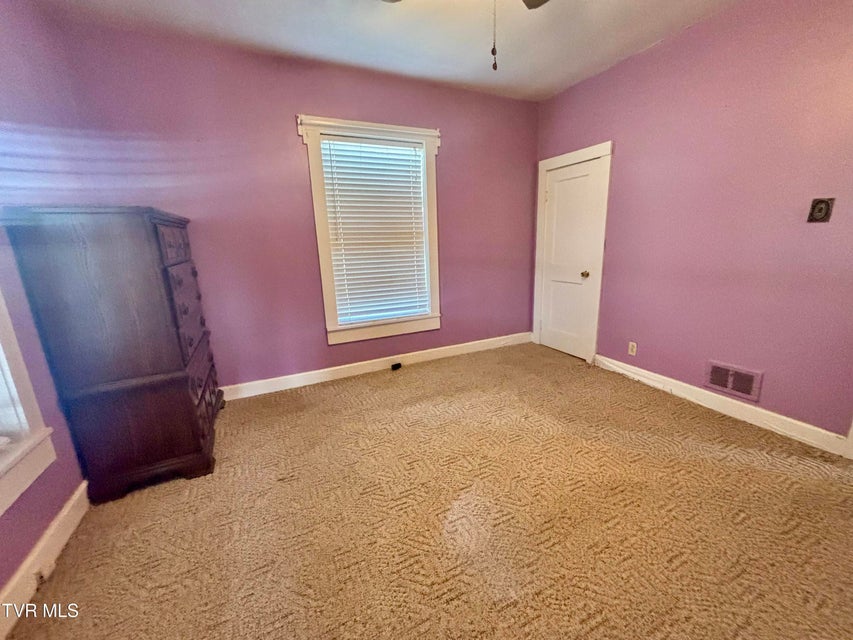 Photo #23: 539 Oakwood Avenue