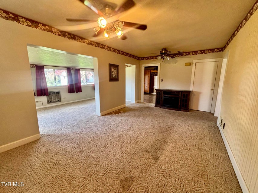 Photo #26: 539 Oakwood Avenue