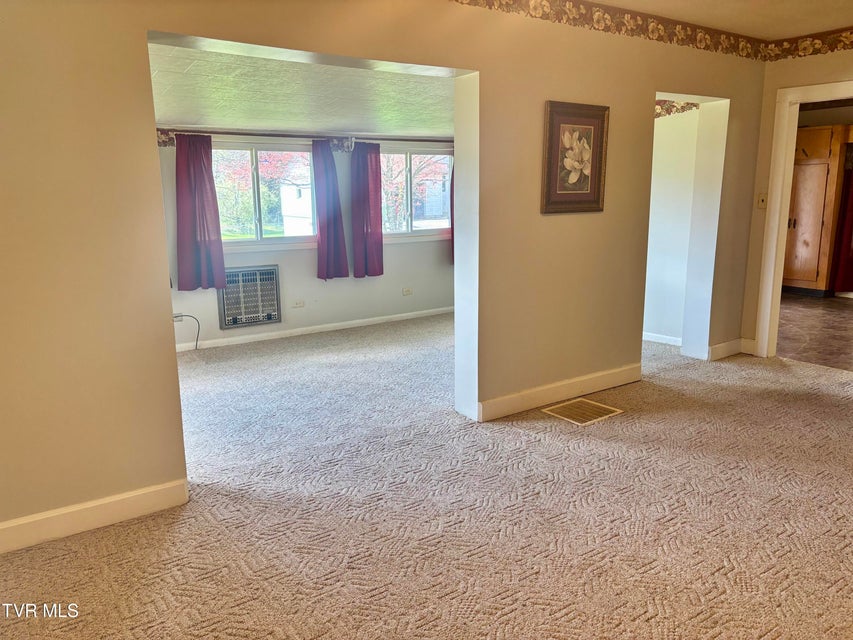 Photo #28: 539 Oakwood Avenue