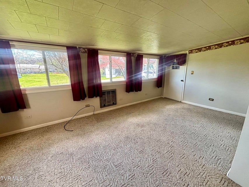 Photo #29: 539 Oakwood Avenue