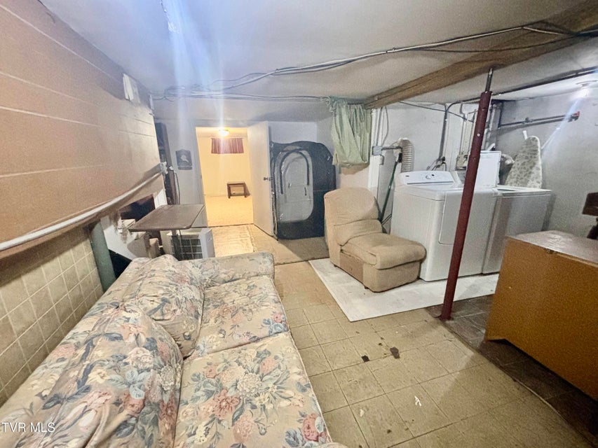 Photo #40: 539 Oakwood Avenue