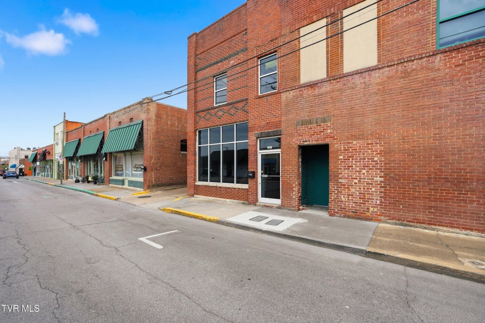 Photo #15: 109 Shelby Street