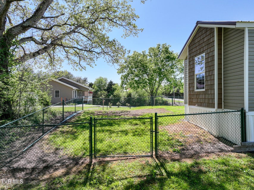 Photo #43: 1540 Luther Memorial Road