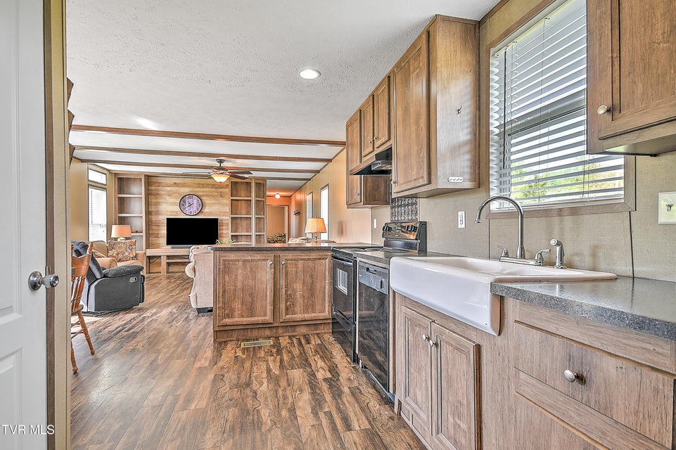 Photo #10: 2975 Wesley Chapel Road