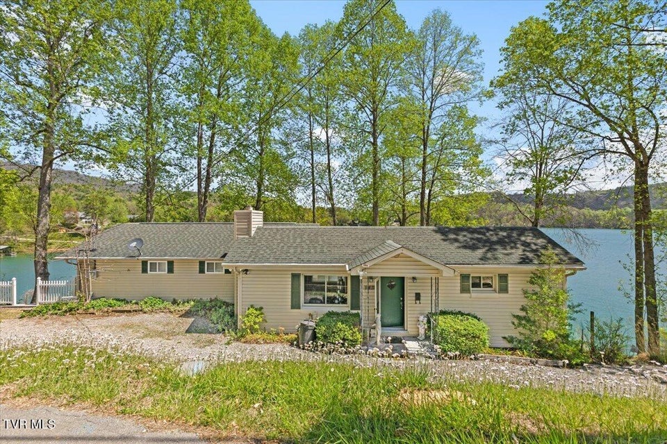 Photo #3: 143 Lakeside Drive