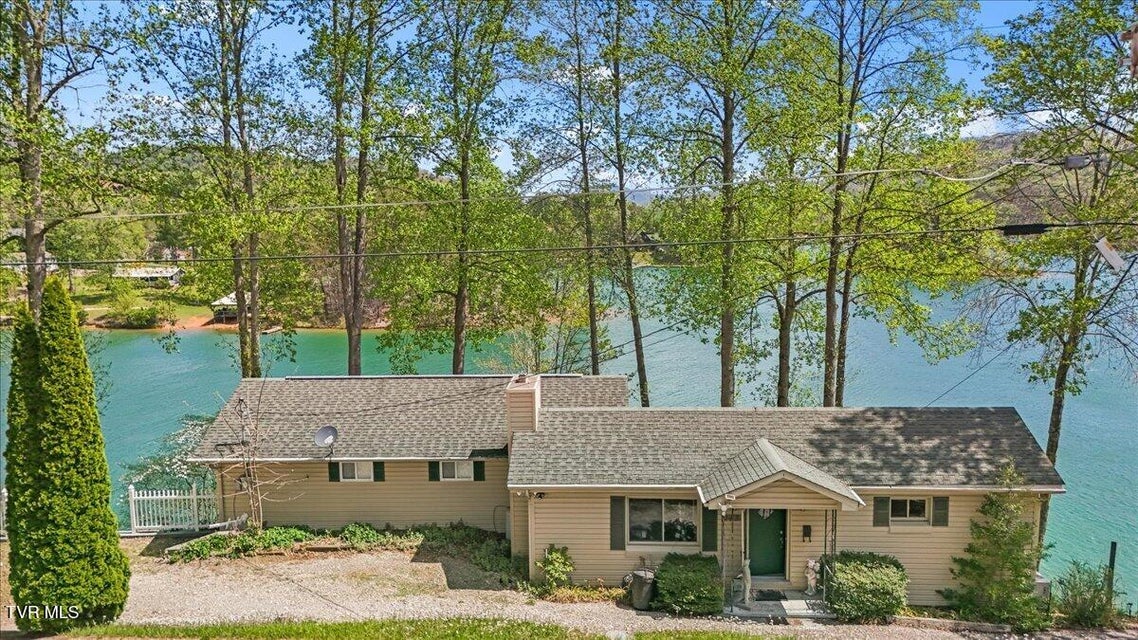 Photo #4: 143 Lakeside Drive