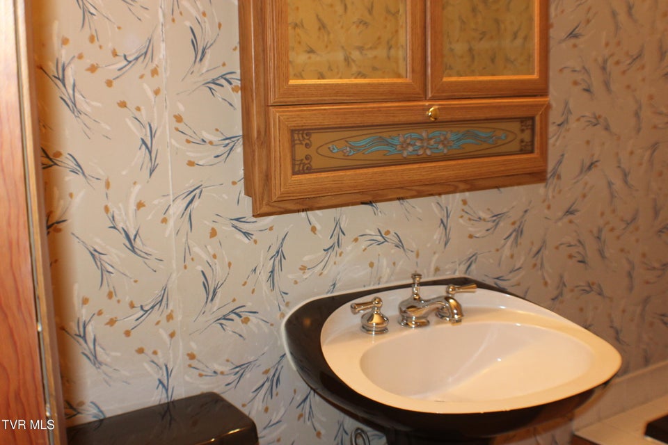 Photo #18: 1202 Virginia Avenue