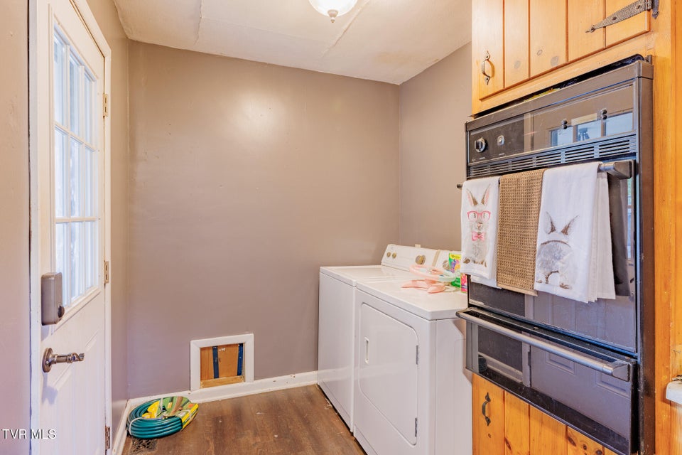 Photo #5: 105 Houston Street