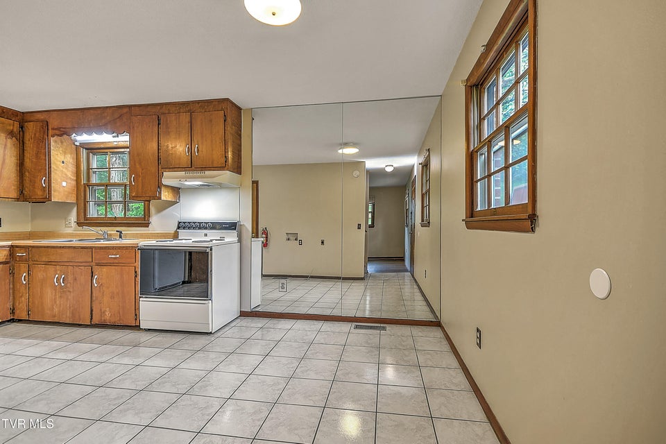 Photo #4: 126/128 Sycamore Drive