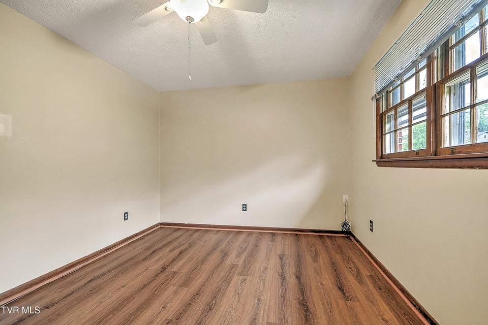 Photo #9: 126/128 Sycamore Drive