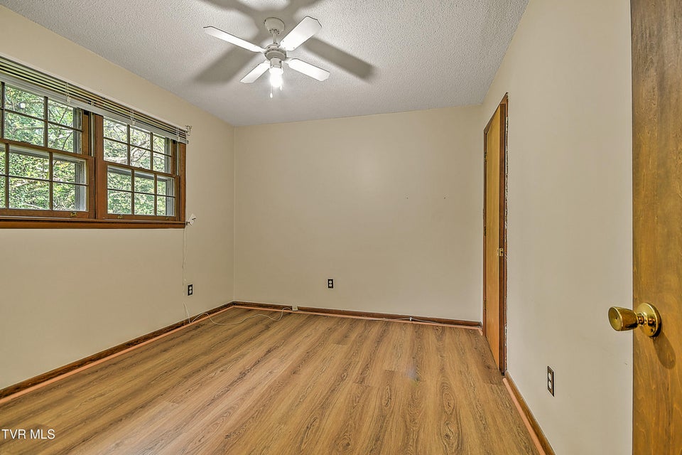 Photo #11: 126/128 Sycamore Drive