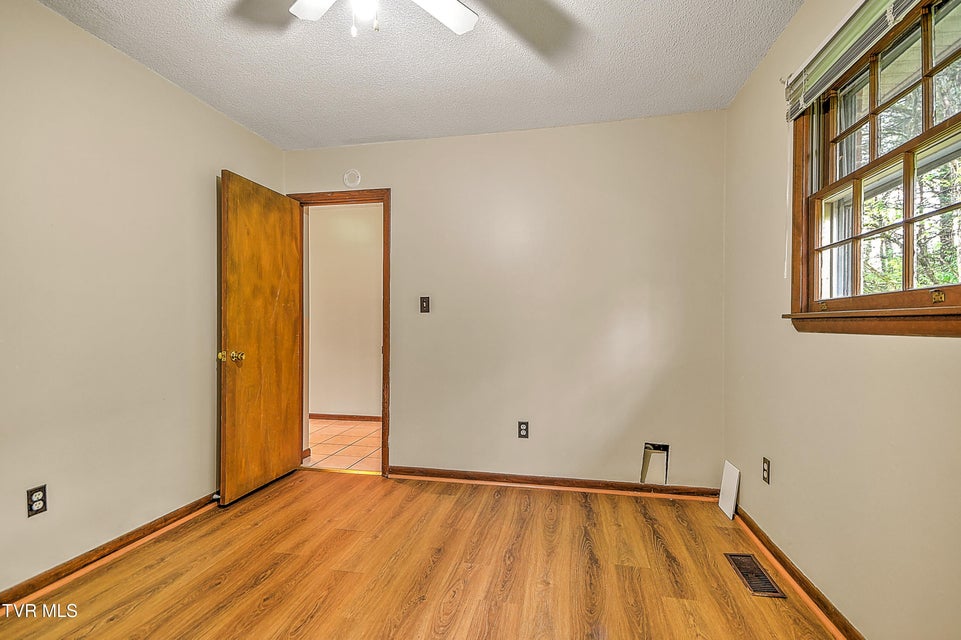 Photo #12: 126/128 Sycamore Drive