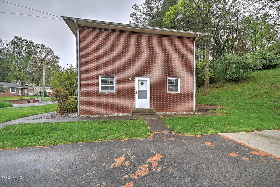 Photo #15: 126/128 Sycamore Drive