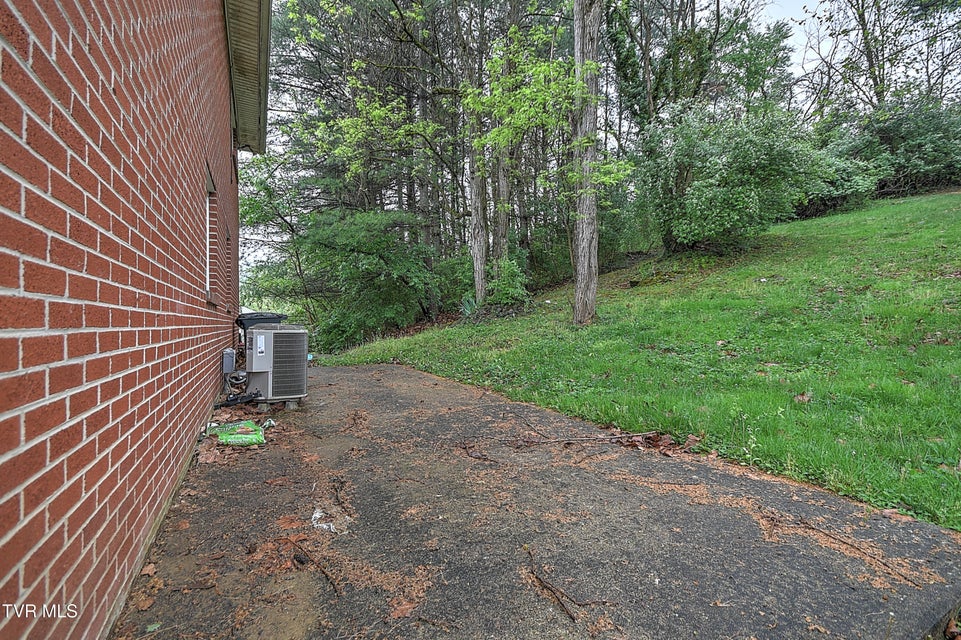 Photo #14: 126/128 Sycamore Drive