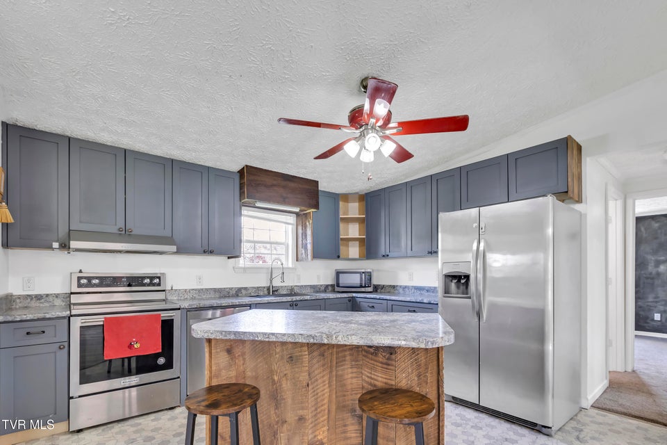 Photo #7: 158 Circle Drive