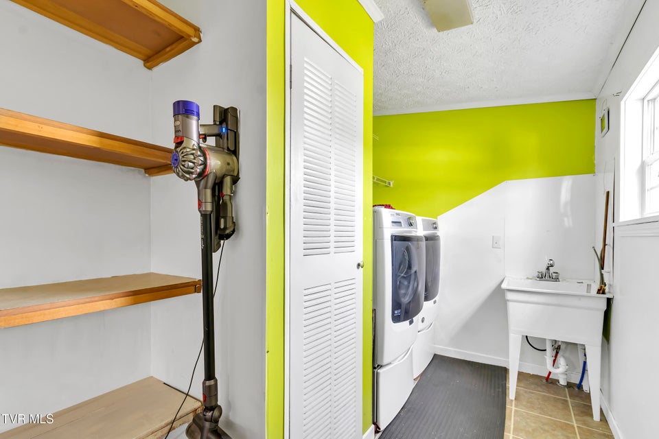 Photo #8: 158 Circle Drive