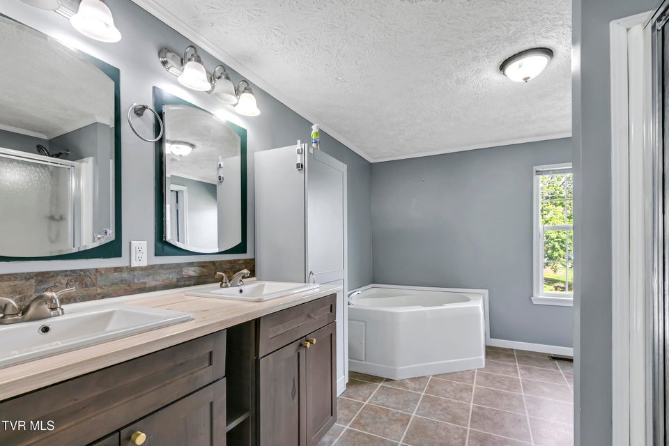 Photo #12: 158 Circle Drive