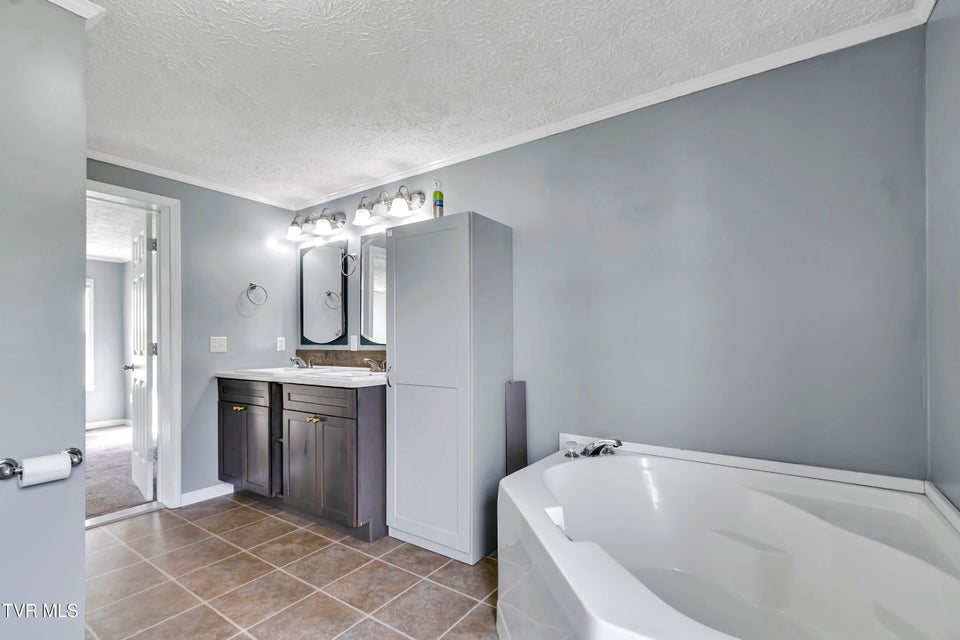 Photo #13: 158 Circle Drive