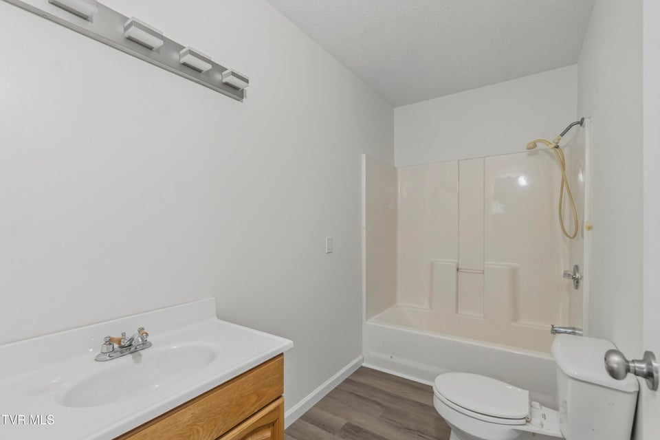 Photo #18: 3305 Old Kentucky Road