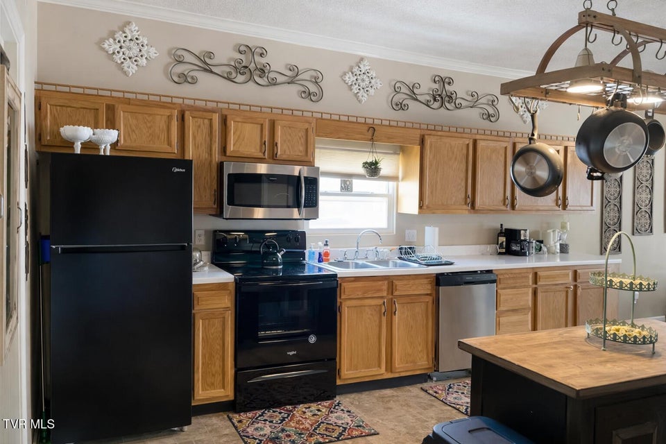 Photo #25: 145 Main Street