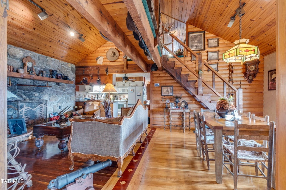 Photo #5: 341 Hawk Drive