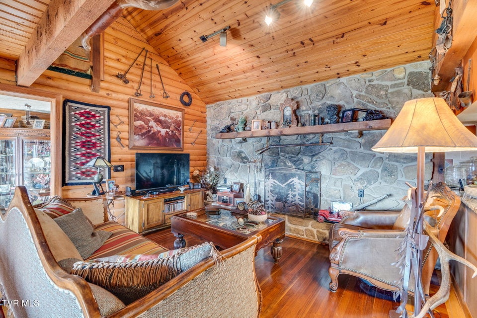 Photo #7: 341 Hawk Drive