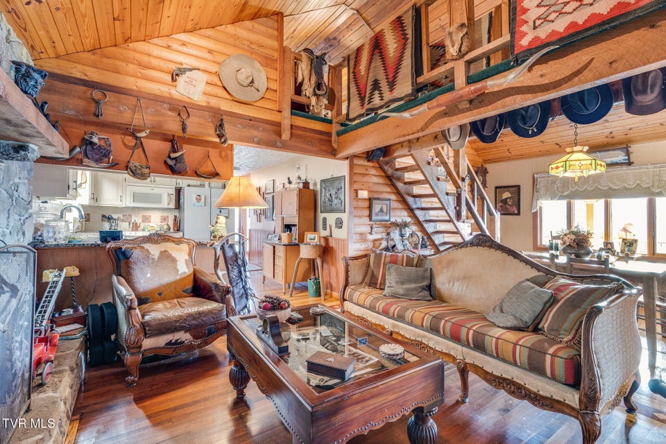 Photo #8: 341 Hawk Drive