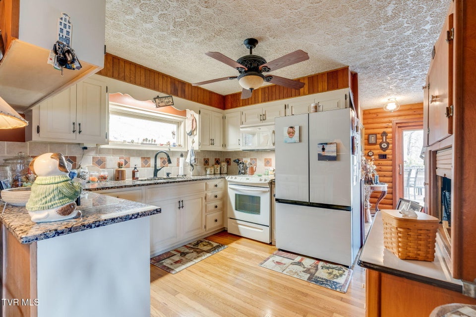 Photo #10: 341 Hawk Drive